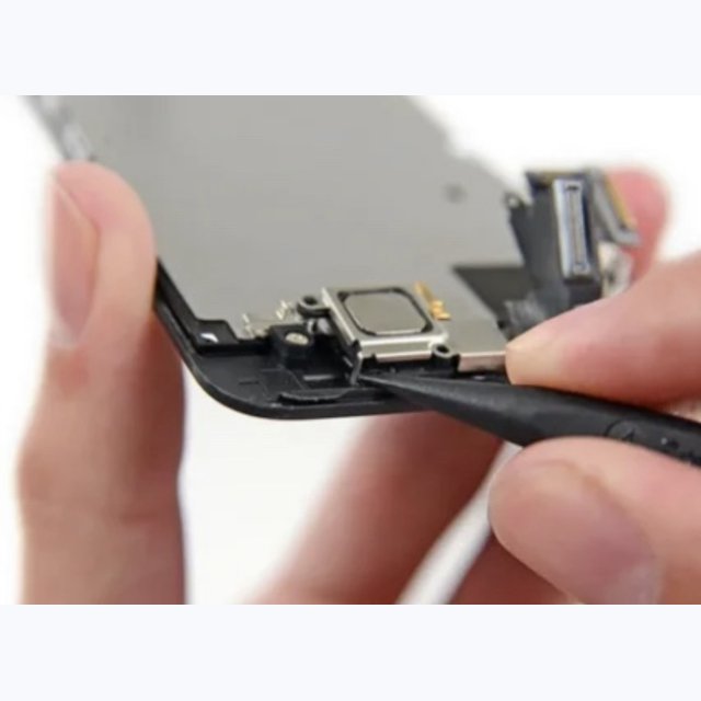 Как очистить динамики на айфон. Чистка динамика iphone. Чистка динамиков iphone. Чистка разъемов и динамиков телефона щеткой. Приложение для очистки динамика iphone