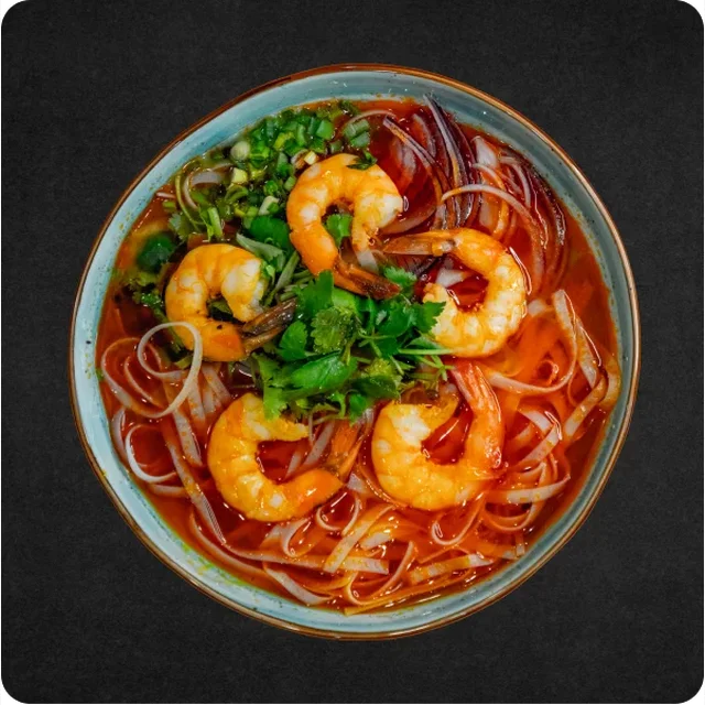 Вкусно сириус. Лапша том ям с креветками. Tom pho Тольятти. Бун том Ньок мам. Com pho Сочи.